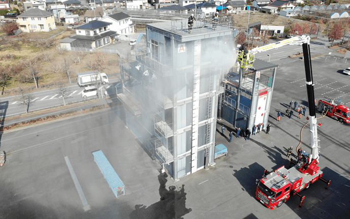南アルプス市 はしご車放水