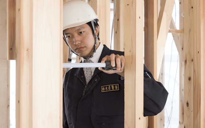 栃木県警察本部の建築職の仕事風景